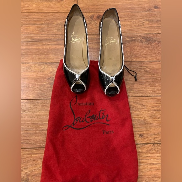 Christian Louboutin patent leather faux zipper detail - Picture 3 of 5